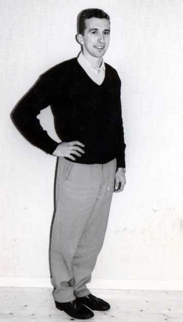 Kjell Lid hemma i hallen