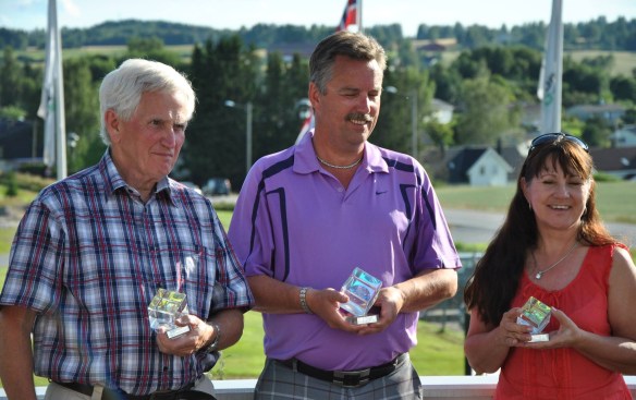 Nuftas bild fr Nes Premie Stig Pettersson 2:a och Jorunn Eriksson Byström 3:a. Den segrande Nes-spelarens namn är borta ur mitt minne